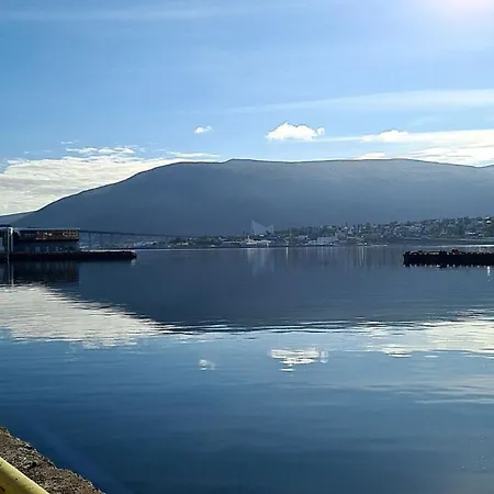 Tromso Arctic Apartment - Free Parking - Close To Everyting Apartment *