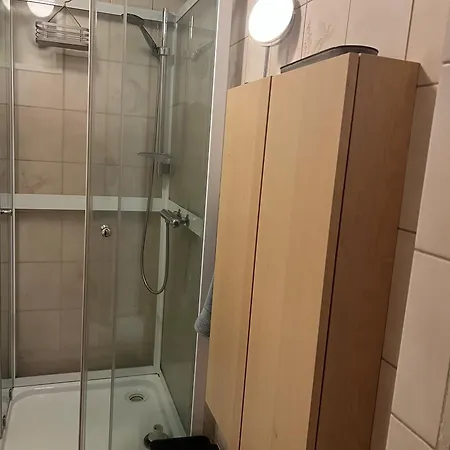 Apartment 2-roms I Med Parkering Og Naert Sentrum