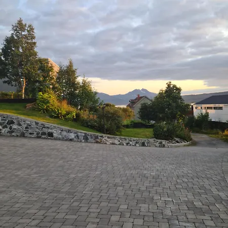 Tromso Arctic Apartment - Free Parking - Close To Everyting *