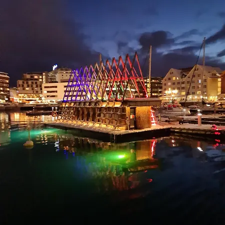 Tromso Arctic Apartment - Free Parking - Close To Everyting Apartment