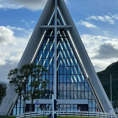 Arctic - Free Parking - Close To Everyting شقة ترومسو